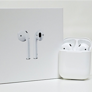 Genuine Apple AirPods with Charging Case Gen 2